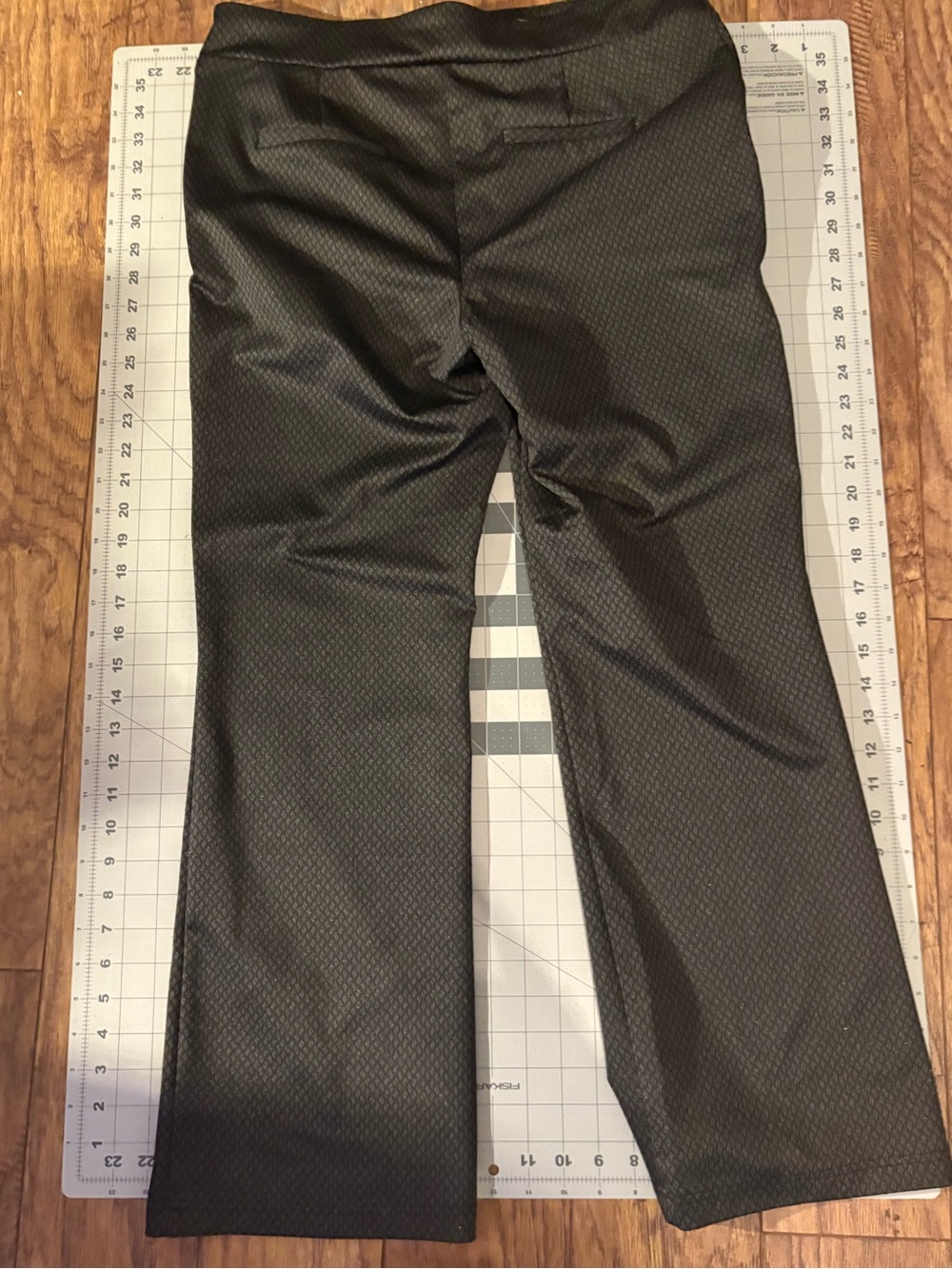 SOHO Apparel Ltd Black Textured Dress Pants Women’s Large Straight Leg Career